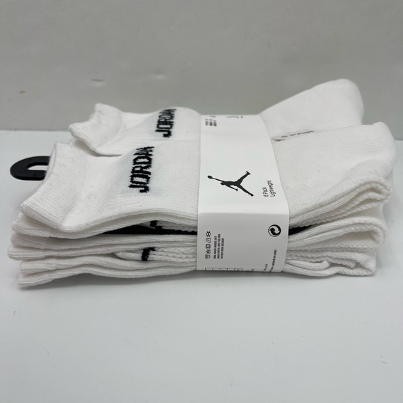 JORDAN JUMPMAN CREW Socks
6PK
Style XJ0130-001 - Picture 15 of 16
